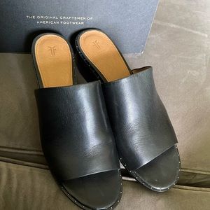 Frye Cindy Mule black slide 2” heel 11M
